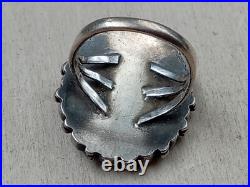 Attractive Native American Sterling Silver Ring w. Turquoise Setting Size 5.5 Attractive Native American Sterling Silver Ring w. Turquoise Setting Size 5.5