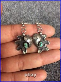 Beautiful Native American Navajo sterling silver turquoise pierce Earrings