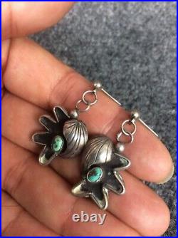 Beautiful Native American Navajo sterling silver turquoise pierce Earrings