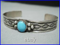 Beautiful Vintage Navajo Sleeping Beauty Turquoise Sterling Silver Bracelet