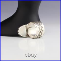 Native American Navajo Sterling Silver & Kingman Turquoise Ring By Gary Custer Native American Navajo Sterling Silver & Kingman Turquoise Ring By Gary Custer
