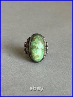 Old Pawn Navajo Sterling Silver and Turquoise Ring. Size 5 1/4