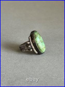 Old Pawn Navajo Sterling Silver and Turquoise Ring. Size 5 1/4