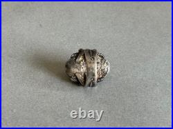 Old Pawn Navajo Sterling Silver and Turquoise Ring. Size 5 1/4