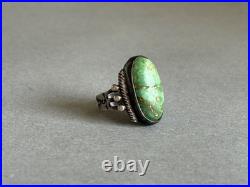Old Pawn Navajo Sterling Silver and Turquoise Ring. Size 5 1/4