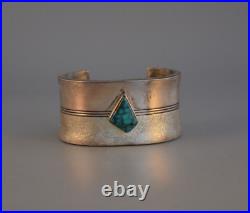 Vintage Navajo Tufa Cast Heavy Sterling Silver Bracelet Great Turquoise 7 1/8